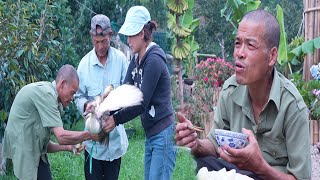 Grandpa Gets Two Dogs and Four Ducks from the Farm Owner  Sung A Pao [upl. by Nnaeerb]