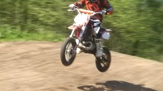 Kinder Motocross  schnelle Runde auf KTM SX 50 [upl. by Stroud184]