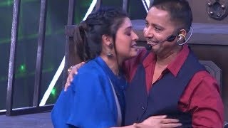 SUNIDHI amp SUKHWINDER LIVE Performance on beedi jalaile [upl. by Yentuoc]