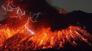 vidéo Le volcan japonais Sakurajima crache le feu à 50 km dune centrale nucléaire [upl. by Orianna]