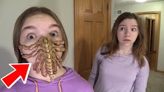 ALIEN FACEHUGGER ATTACKS [upl. by Jacey827]